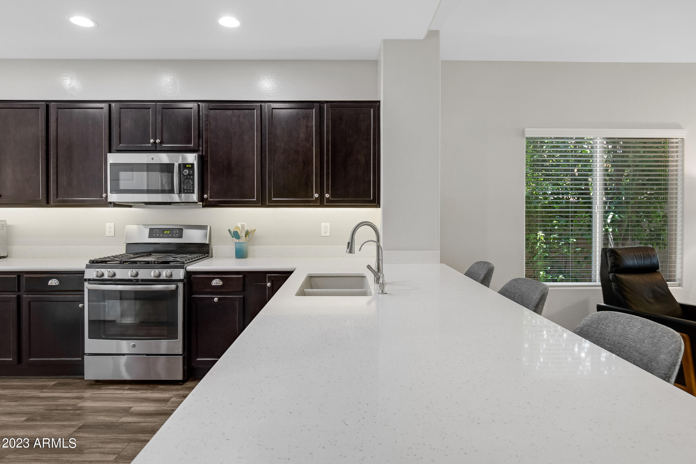 2646 East Mews Road Gilbert, AZ 85298 - Photo 5 of 52 Gas Range