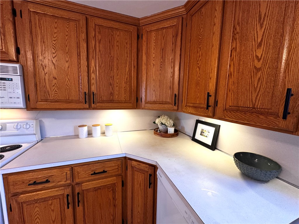 49 Scarborough Road Cumberland, RI 02864 - Photo 15 of 35