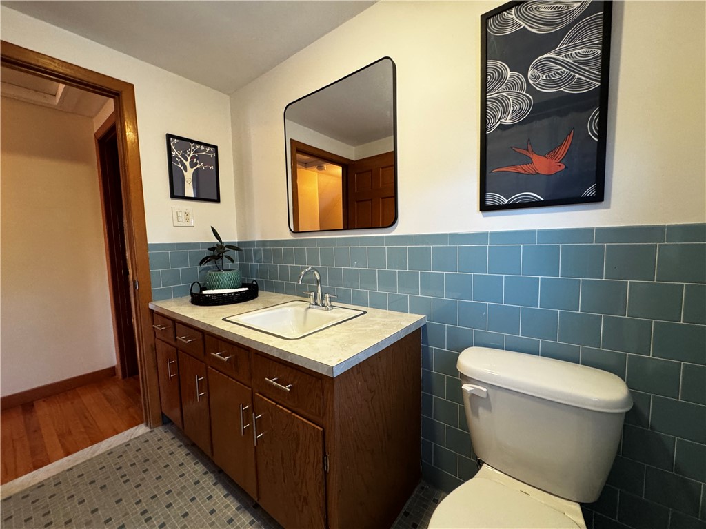 49 Scarborough Road Cumberland, RI 02864 - Photo 29 of 35