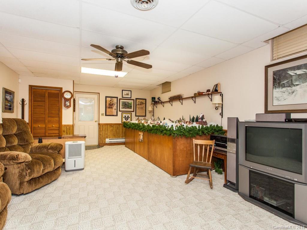 65 East Wonder Road Leicester, NC 28748 - Photo 25 of 35 Gallery Image 25