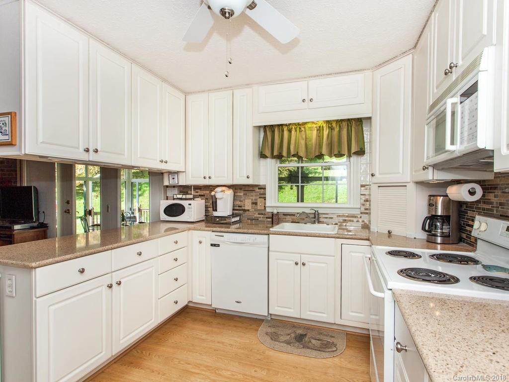 65 East Wonder Road Leicester, NC 28748 - Photo 8 of 35 Gallery Image 8