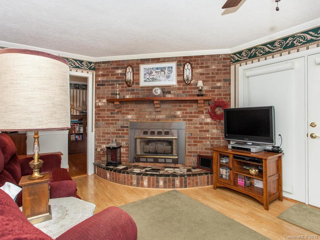 65 East Wonder Road Leicester, NC 28748 - Photo 9 of 35 Gallery Image 9