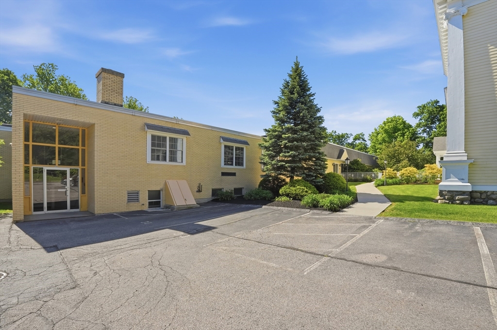 48 Phillips Road, Unit 17 Holden, MA 01520 - Photo 23 of 25