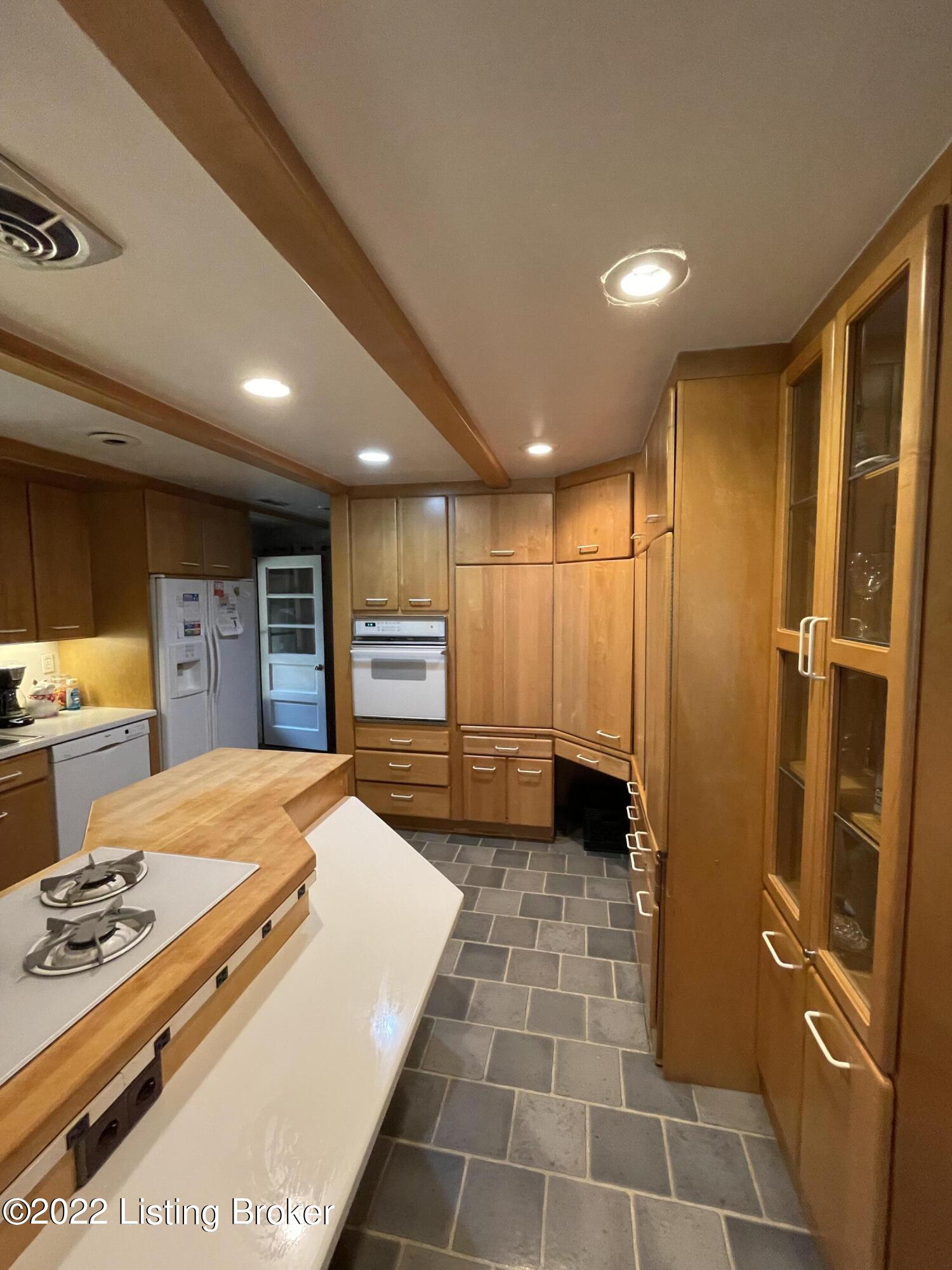 11608 Deering Road Valley Station, KY 40272 - Photo 1 of 35 Kitchen