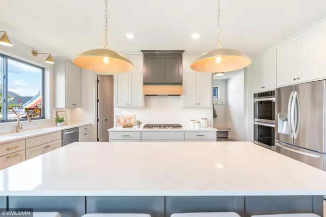 $969,000 | 5058 Airlake Draw, Woodbury, MN 55129