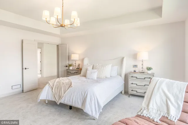 $969,000 | 5058 Airlake Draw, Woodbury, MN 55129