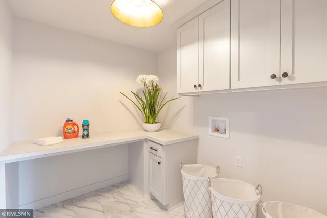 $969,000 | 5058 Airlake Draw, Woodbury, MN 55129