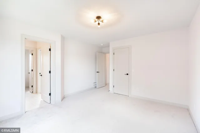 $969,000 | 5058 Airlake Draw, Woodbury, MN 55129