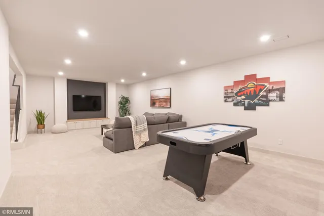 $969,000 | 5058 Airlake Draw, Woodbury, MN 55129