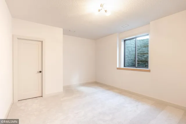 $969,000 | 5058 Airlake Draw, Woodbury, MN 55129