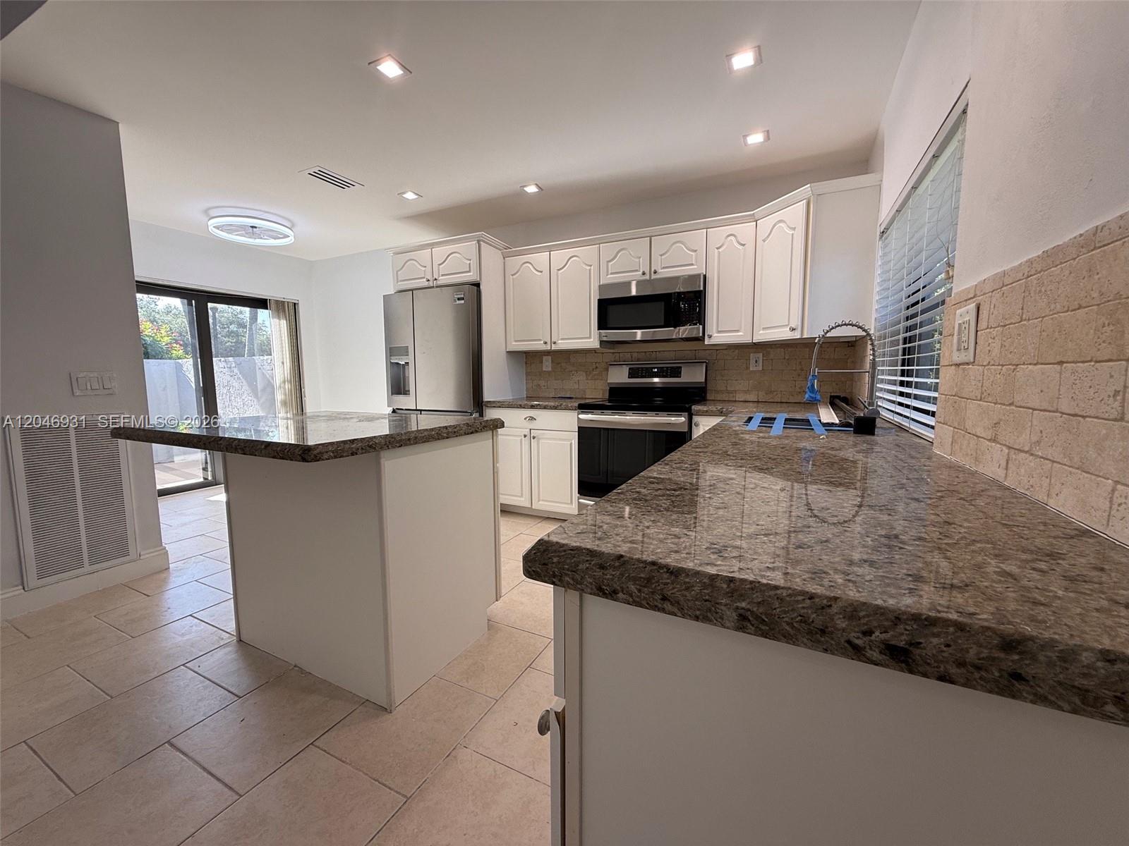 20910 Estada Lane Boca Raton, FL 33433 - Photo 4 of 17