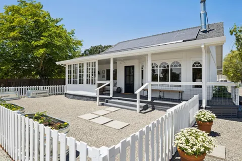 $1,685,000 | 21725 Burndale Road, Sonoma, CA 95476