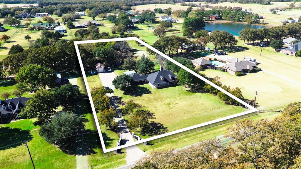 1246 Meadow Way Terrell, TX 75160 - Photo 39 of 39 a view of swimming pool from a balcony