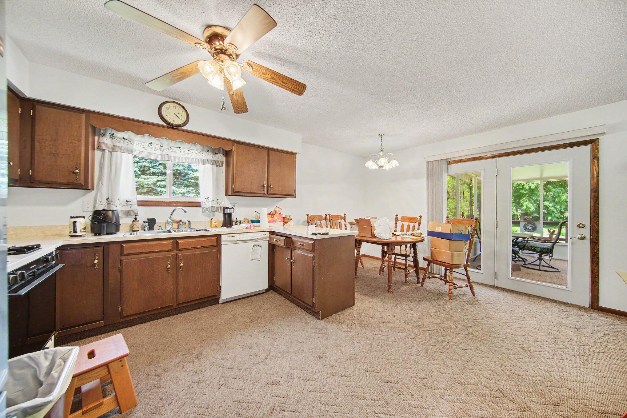 4555 Clinton Road Jackson, MI 49201 - Photo 8 of 28 007_file_8236