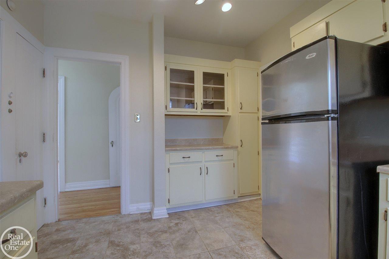 832 Trombley Road Grosse Pointe, MI 48230 - Photo 42 of 52 31360773-41.JPG