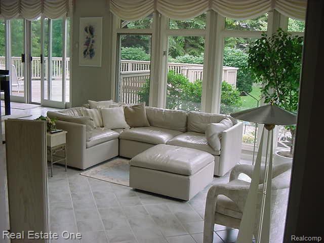 1487 Highpoint Drive Rochester, MI 48306 - Photo 18 of 24 Sun room