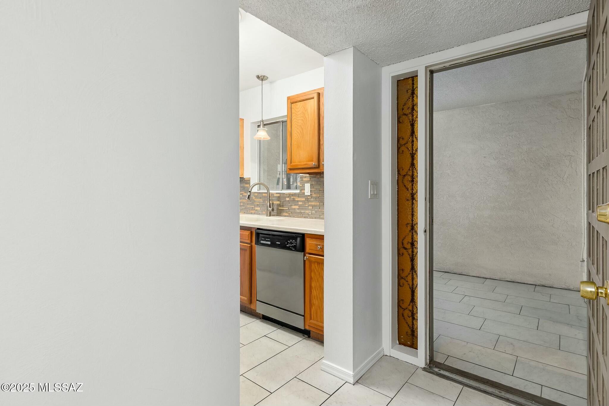 600 East River Road, Unit M Tucson, AZ 85704 - Photo 8 of 26