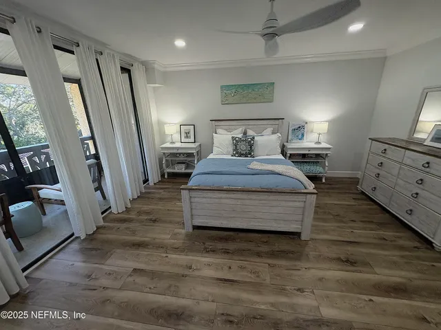 a view of a house with backyard and porch