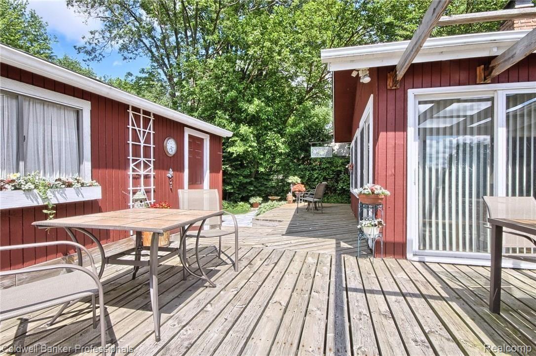43442 Hanford Road Canton, MI 48187 - Photo 4 of 27 Deck View