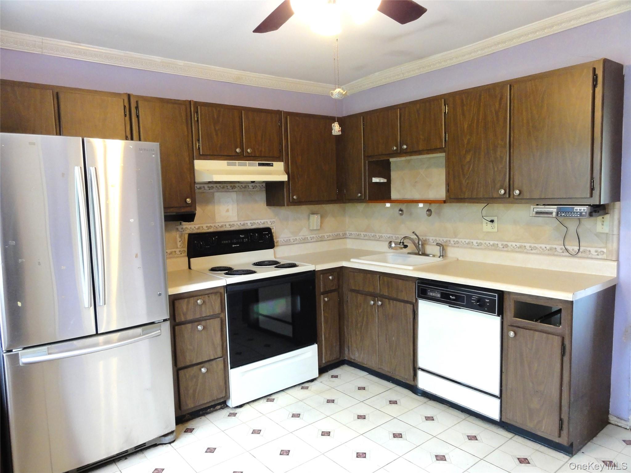 1840 Crompond Road, Unit 9D8 Peekskill, NY 10566 - Photo 5 of 19