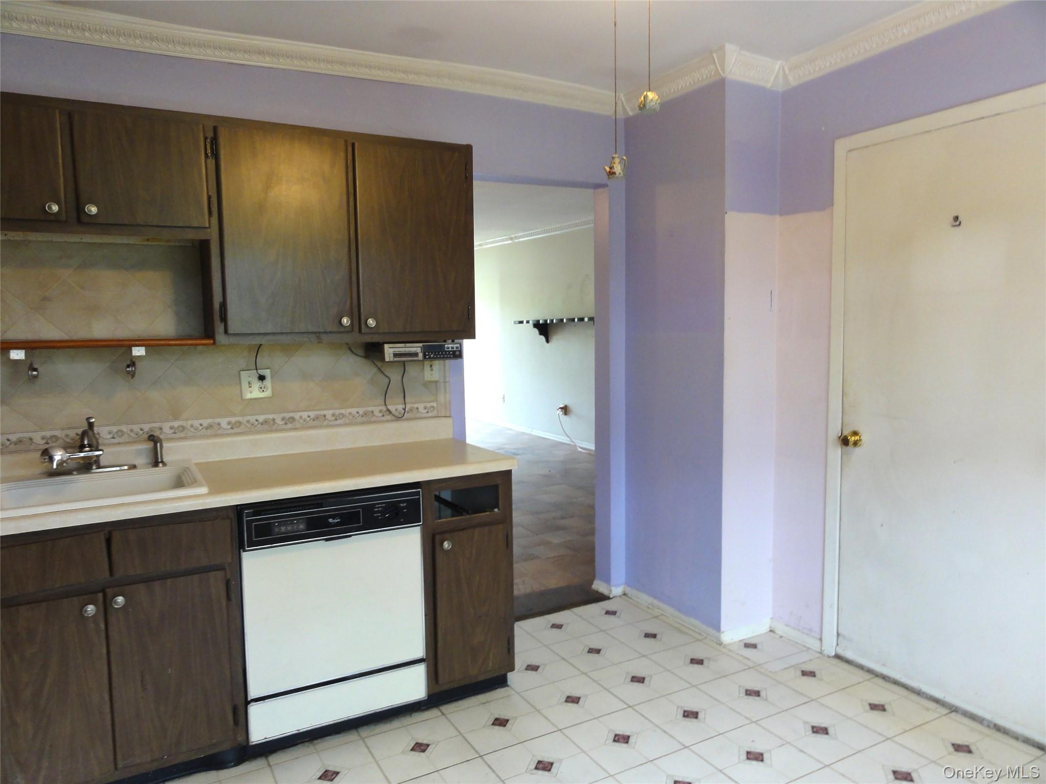 1840 Crompond Road, Unit 9D8 Peekskill, NY 10566 - Photo 6 of 19