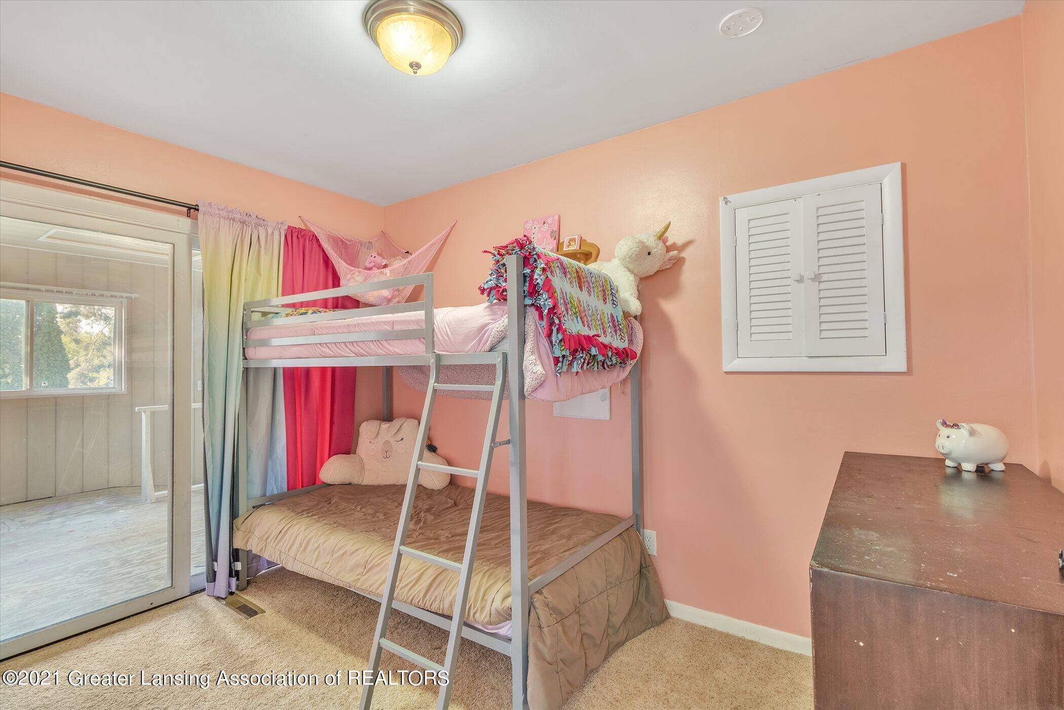2082 East Alward Road Dewitt, MI 48820 - Photo 16 of 46 17-2082-E-Alward-Rd-WindowStill-Real-Est