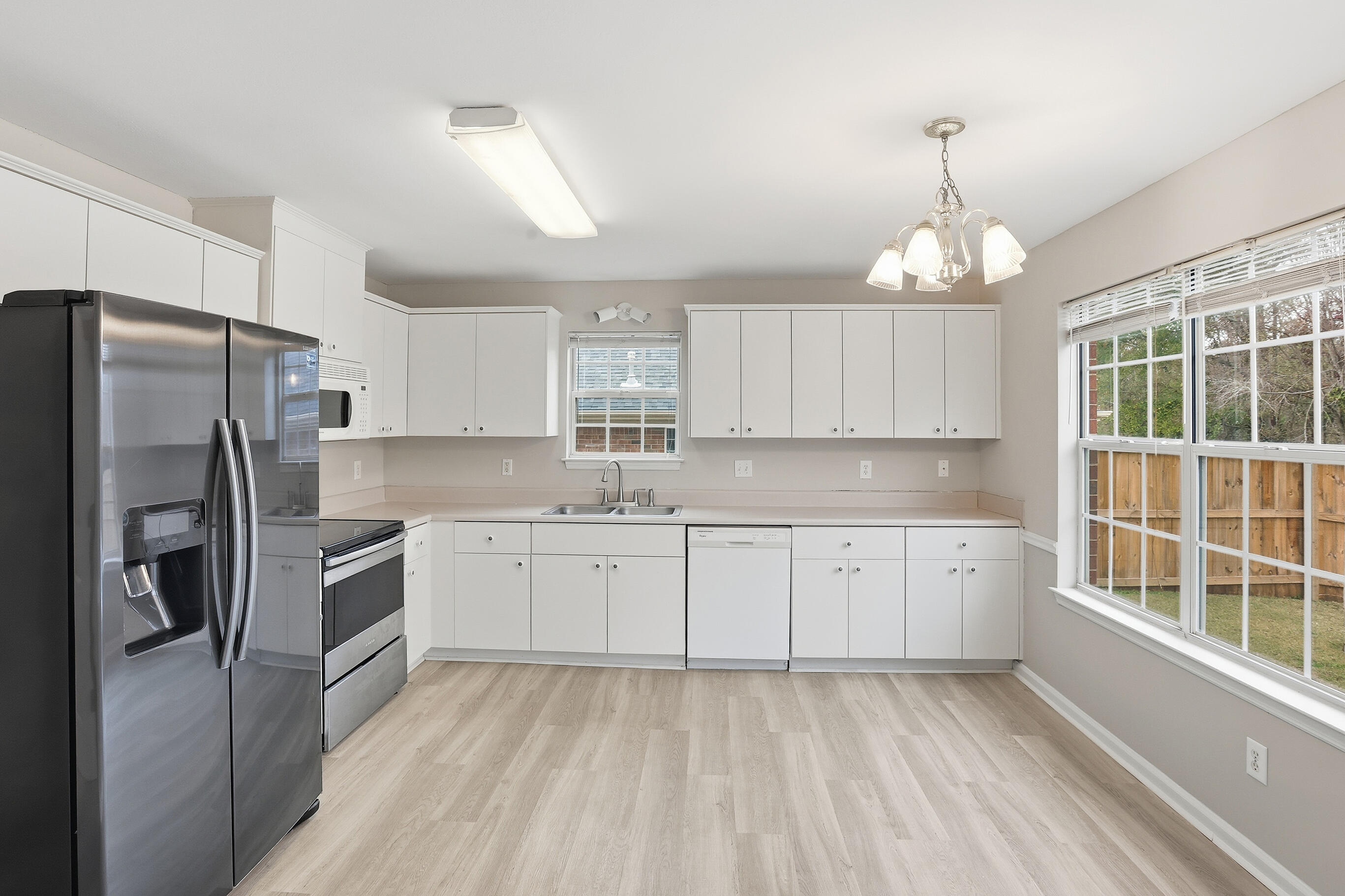 1077 Waltons Pass Evans, GA 30809 - Photo 11 of 27 Eat In Kitchen