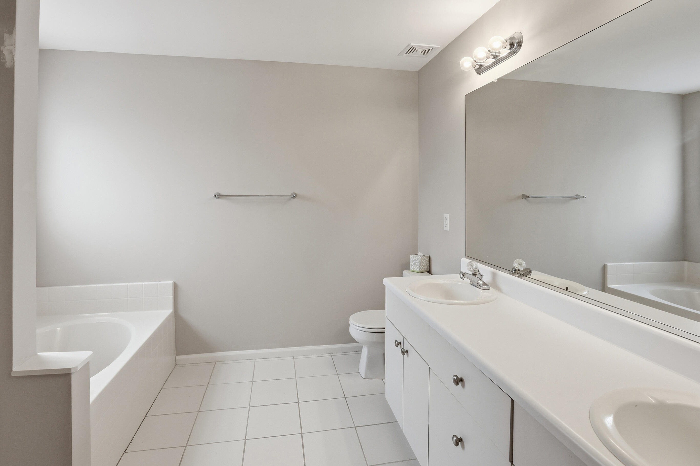 1077 Waltons Pass Evans, GA 30809 - Photo 16 of 27 Primary Bath