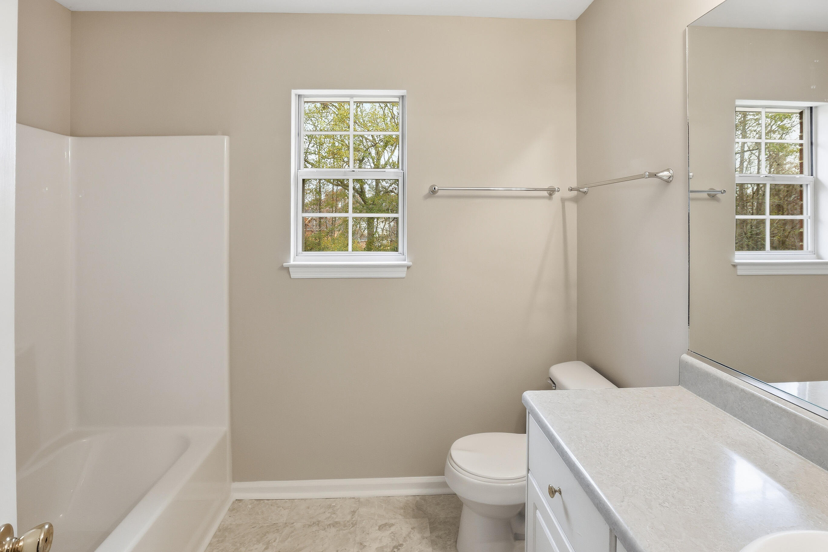 1077 Waltons Pass Evans, GA 30809 - Photo 19 of 27 Upstairs Full Bath