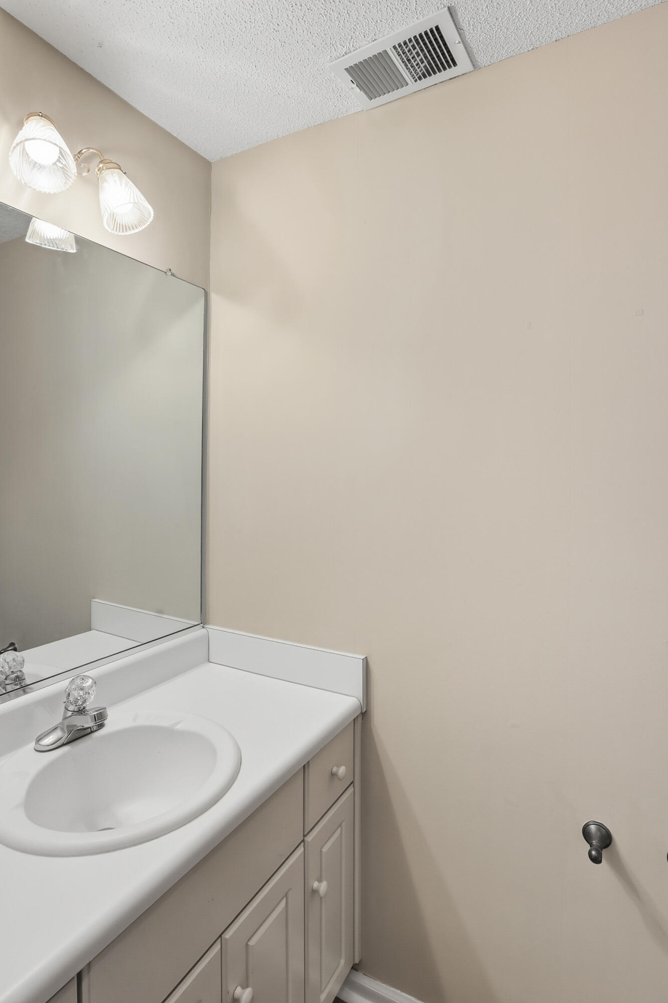 1077 Waltons Pass Evans, GA 30809 - Photo 20 of 25 Downstairs Half Bath