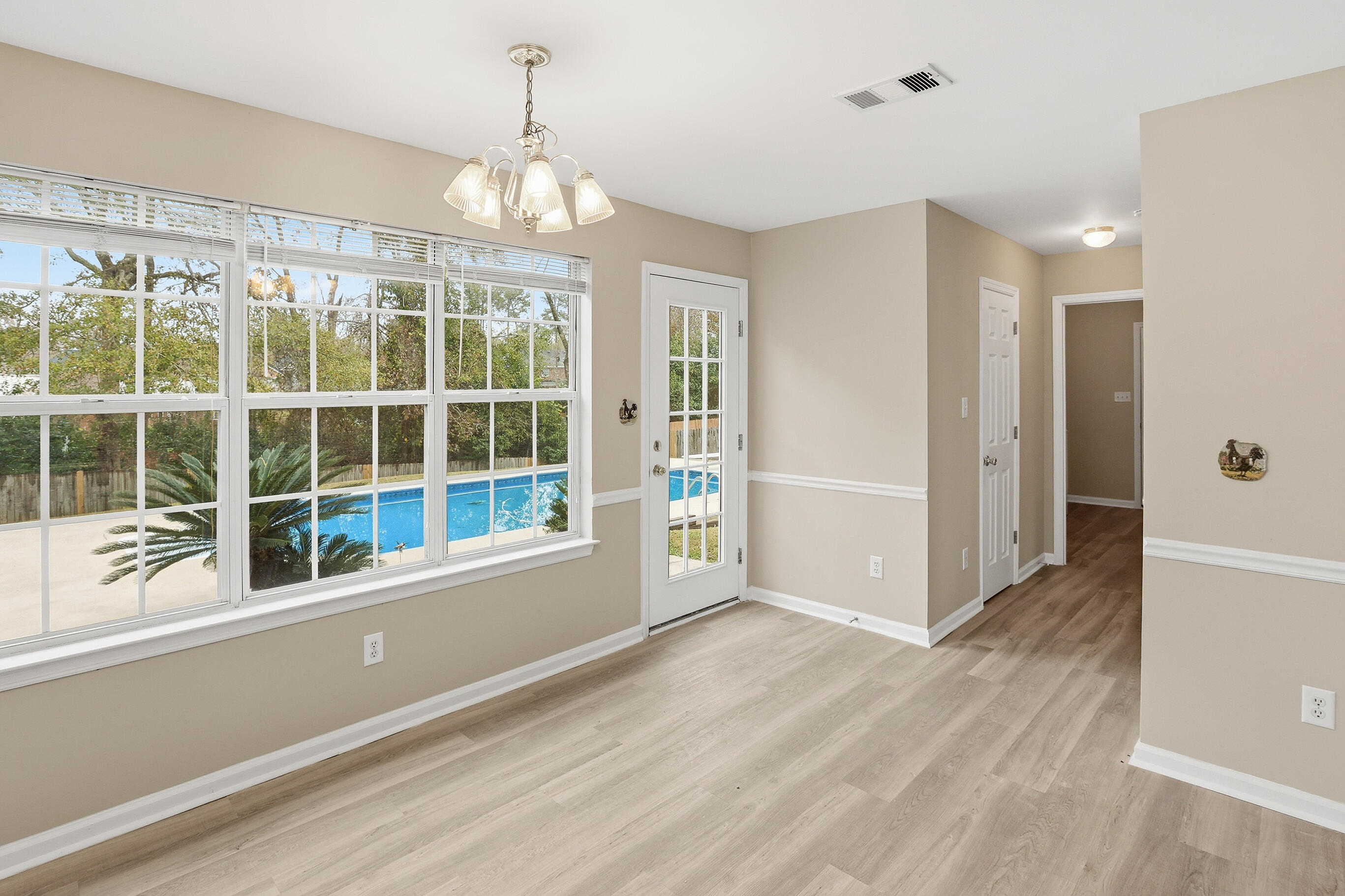 1077 Waltons Pass Evans, GA 30809 - Photo 3 of 25 Eat In Kitchen