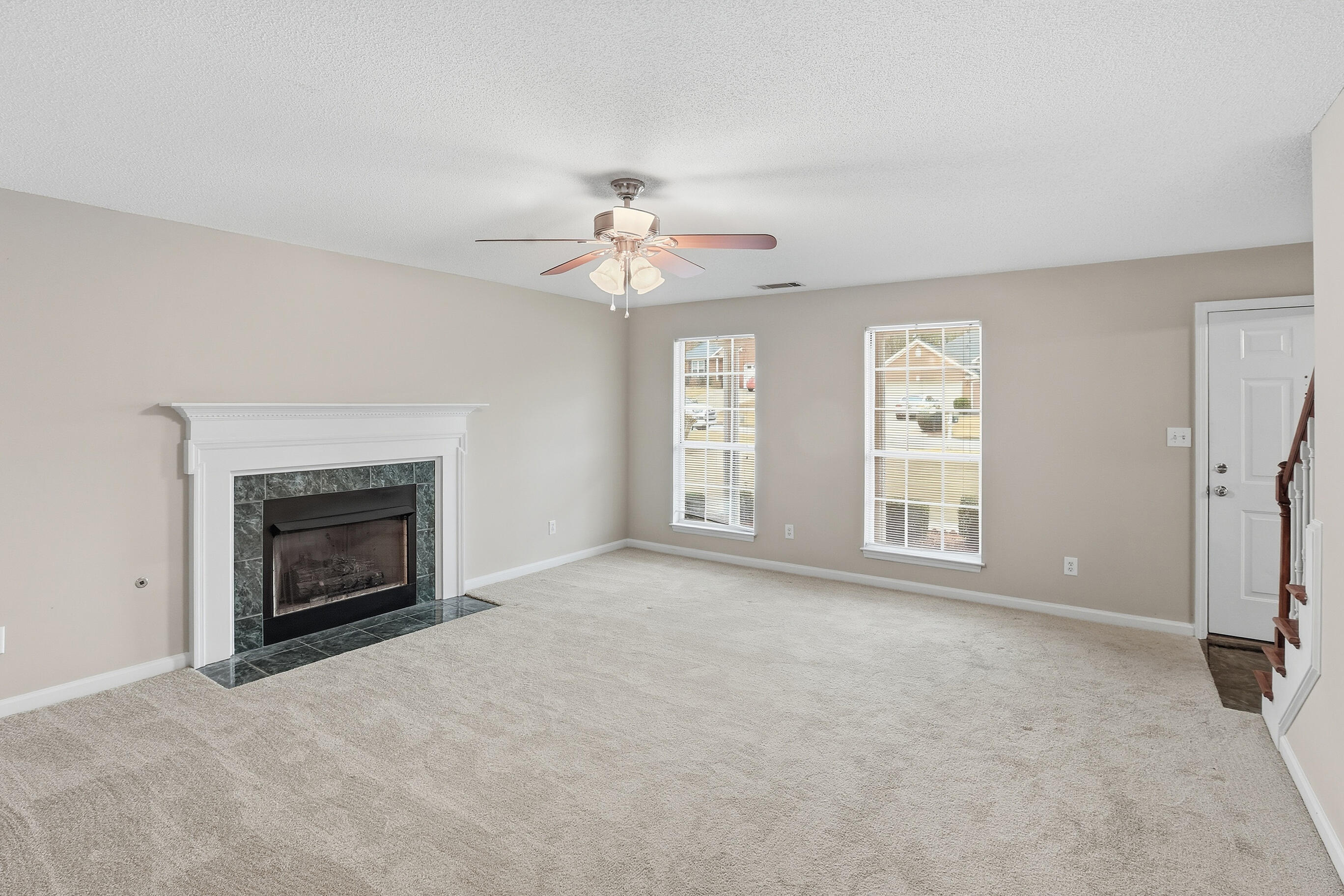 1077 Waltons Pass Evans, GA 30809 - Photo 5 of 27 Living Room