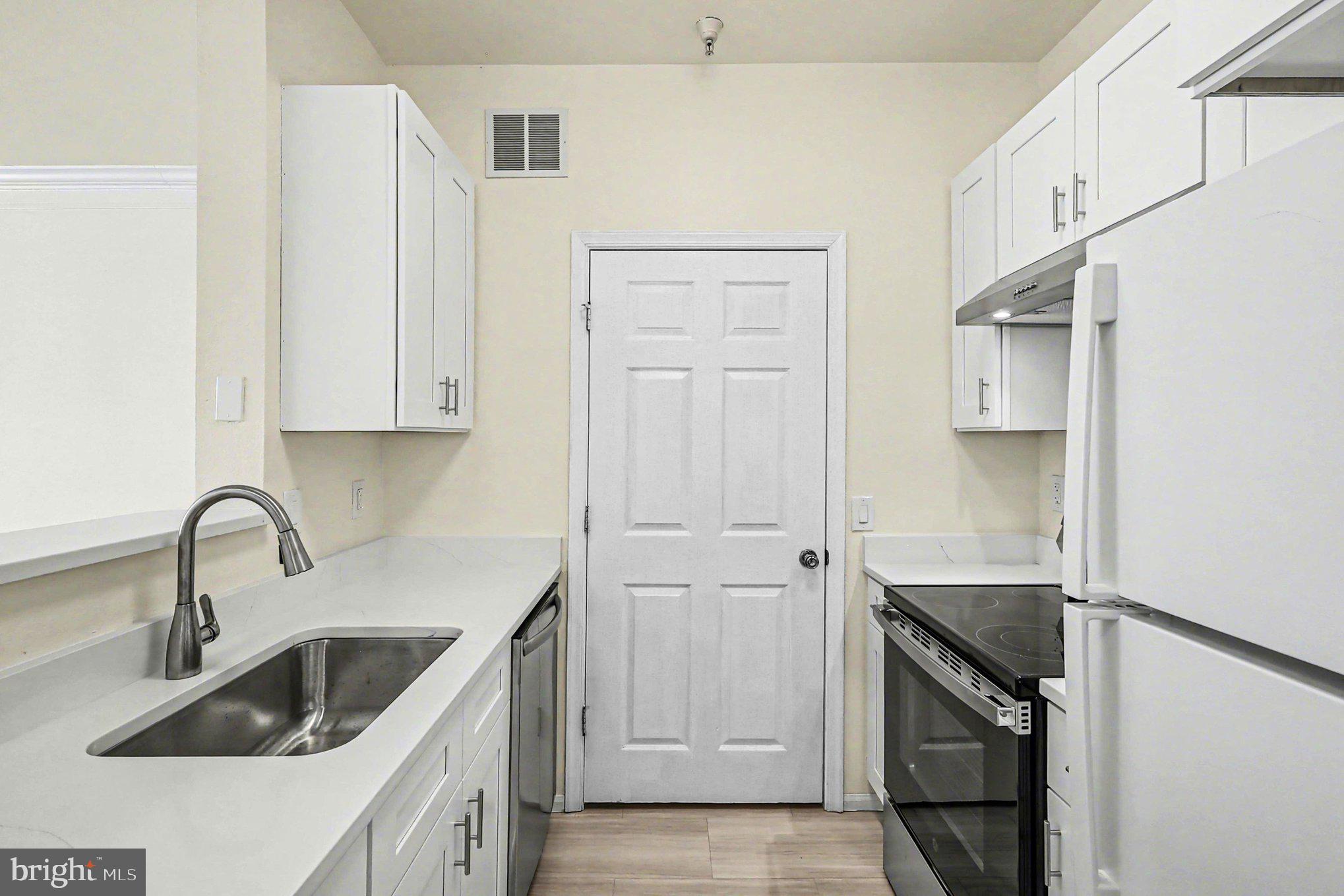 1570 Spring Gate Dr., Unit 7201 McLean, VA 22102 - Photo 12 of 20 Kitchen