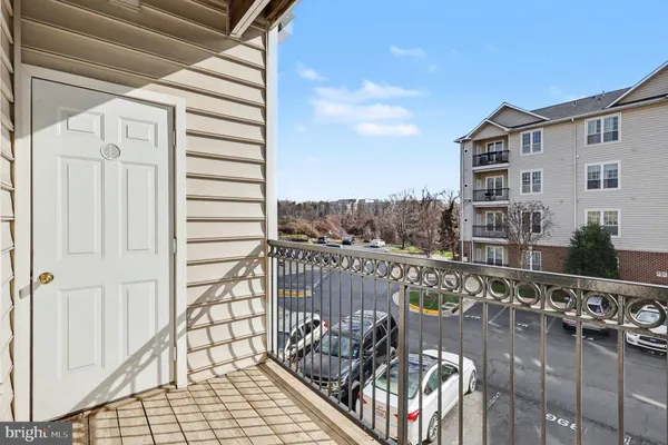 $2,000 | 1570 Spring Gate Dr., Unit 7201, McLean, VA 22102