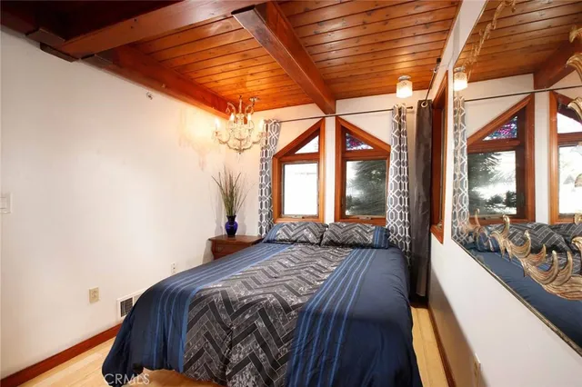 $2,389,000 | 6 Surfside Avenue, Surfside, CA 90743