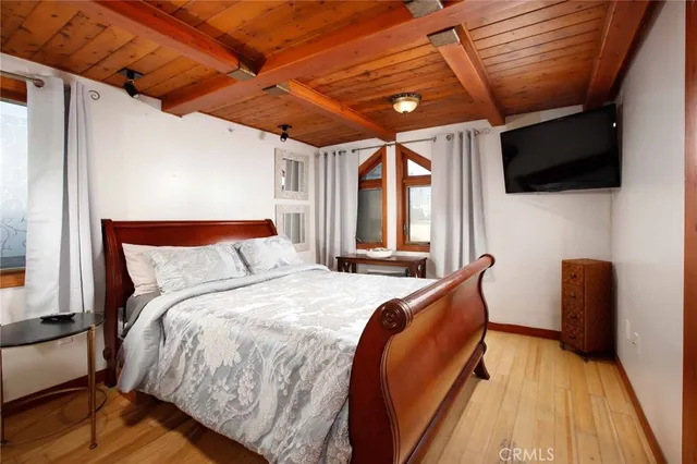 $2,389,000 | 6 Surfside Avenue, Surfside, CA 90743