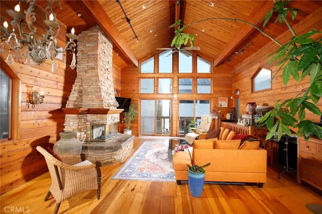 $2,389,000 | 6 Surfside Avenue, Surfside, CA 90743