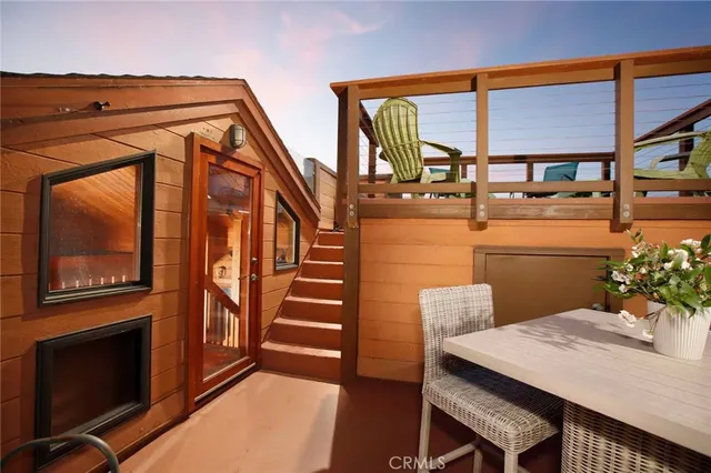 $2,389,000 | 6 Surfside Avenue, Surfside, CA 90743