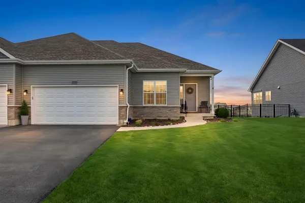 $352,000 | 2225 Concord Drive, Sycamore, IL 60178