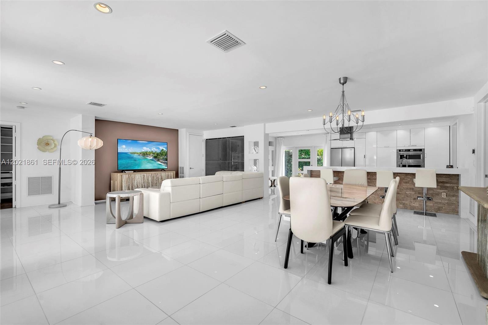 203 Ridgewood Road Coral Gables, FL 33133 - Photo 5 of 44