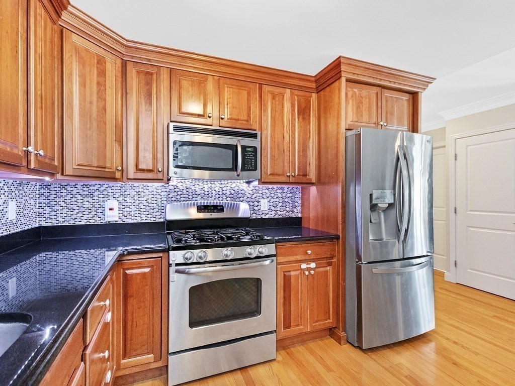 32 Common Street, Unit 23 Waltham, MA 02451 - Photo 5 of 34