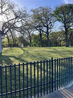 a view of a pathway with a pathway