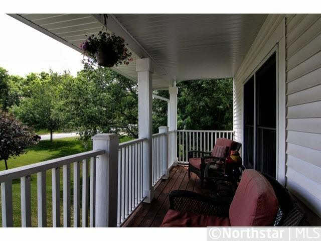 811 Summit Lane Hudson, WI 54016 - Photo 16 of 18 Gallery Image 16