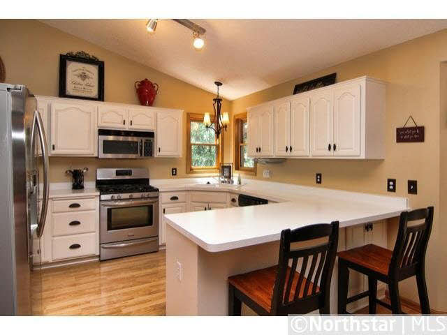811 Summit Lane Hudson, WI 54016 - Photo 5 of 18 Gallery Image 5