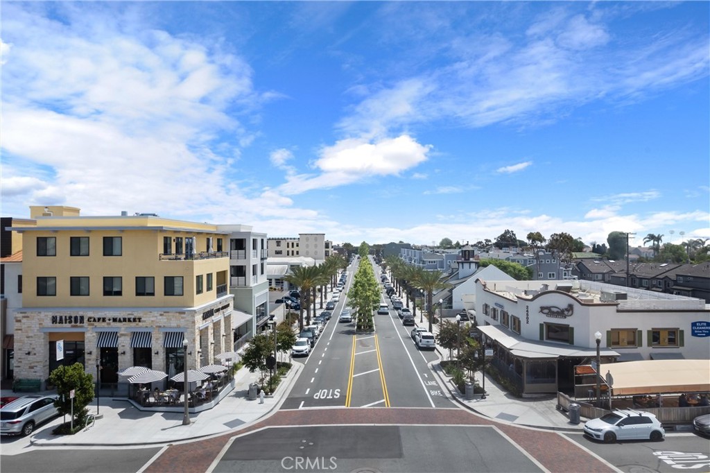 26 Sunbridge Place Dana Point, CA 92629 - Photo 32 of 39 a view of a city & building