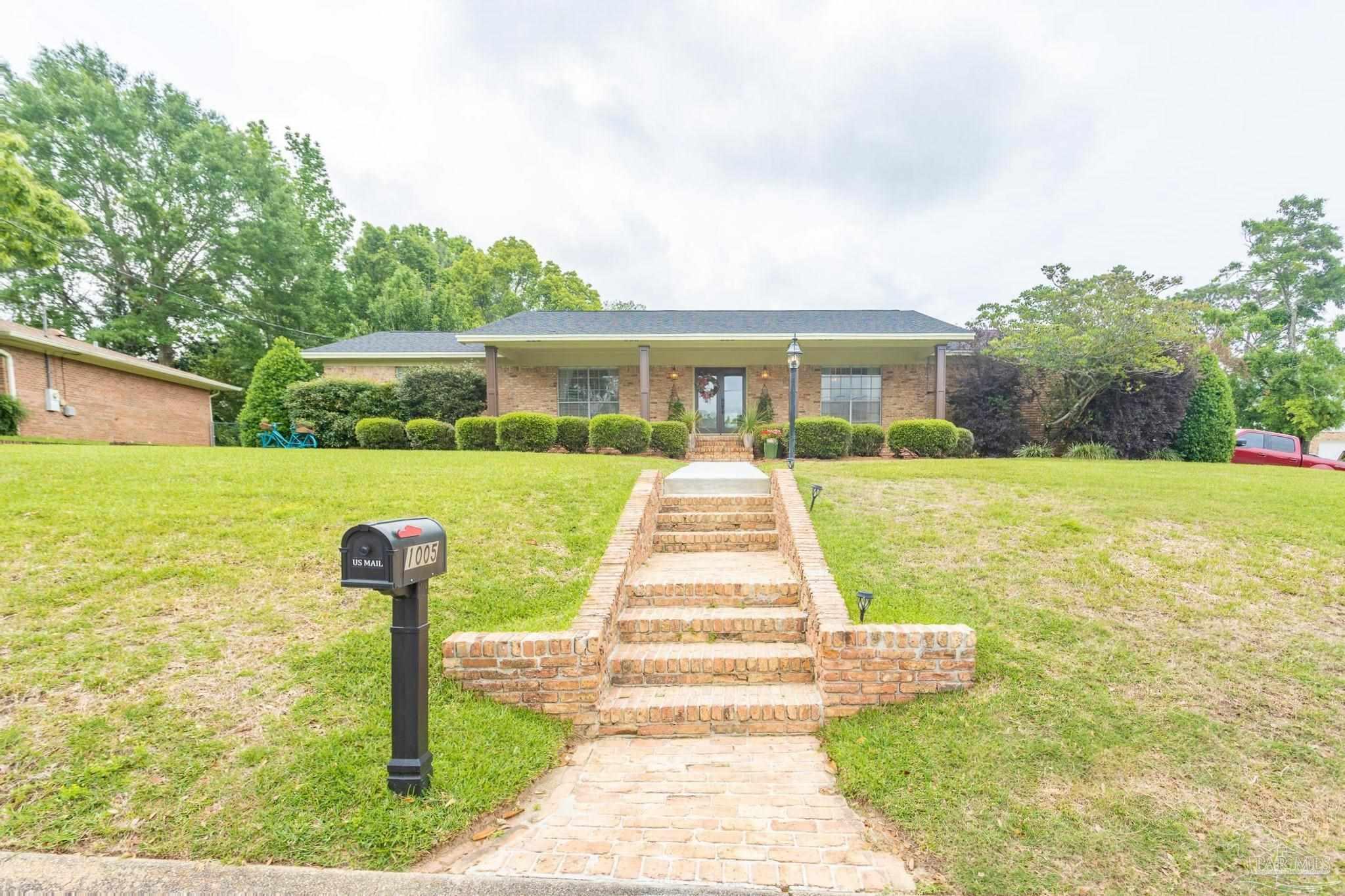1005 Farmington Road Pensacola, FL 32504 - Photo 1 of 37 Gallery Image 1