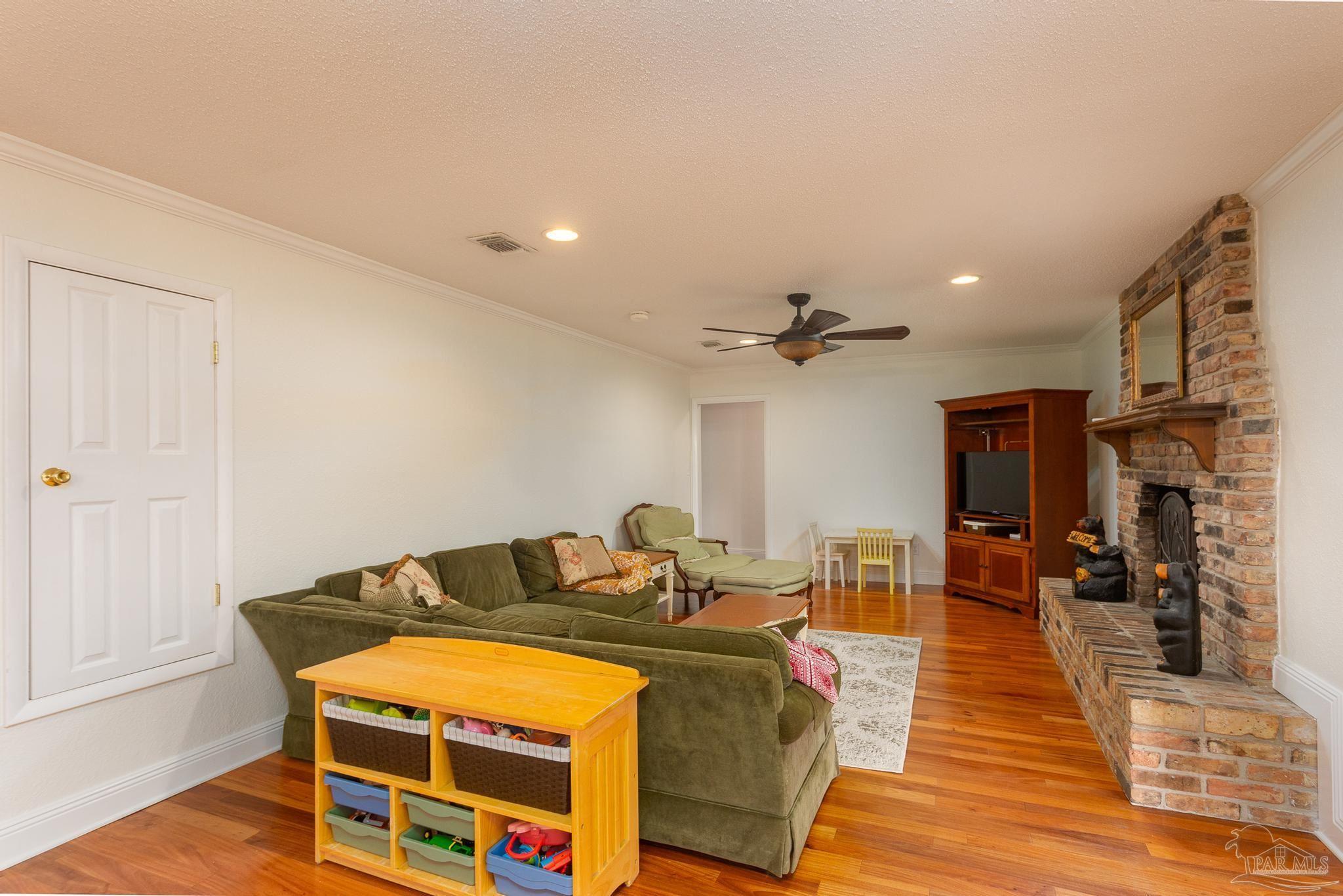 1005 Farmington Road Pensacola, FL 32504 - Photo 11 of 37 Gallery Image 11