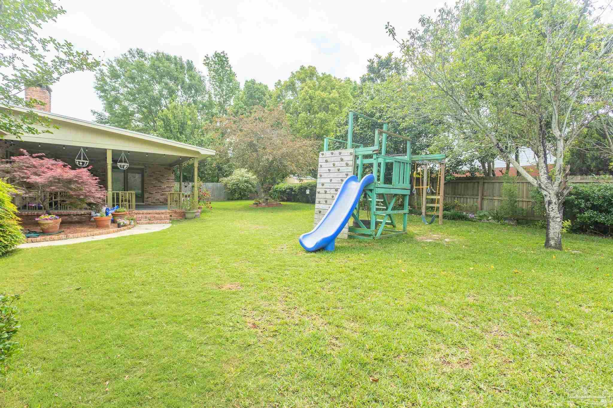 1005 Farmington Road Pensacola, FL 32504 - Photo 4 of 37 Gallery Image 4