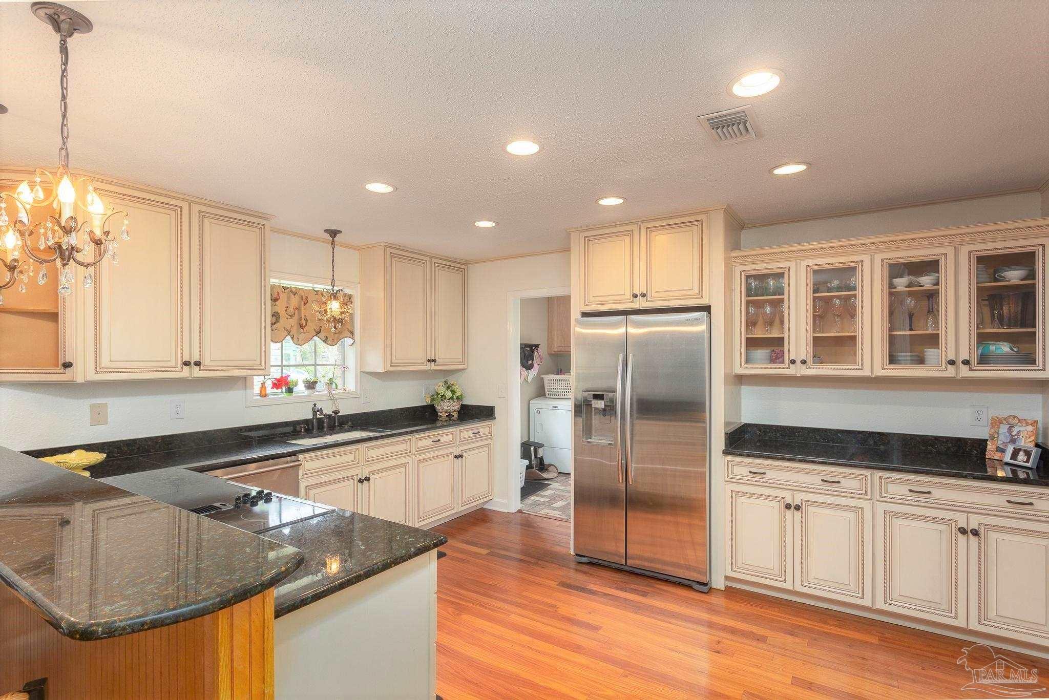 1005 Farmington Road Pensacola, FL 32504 - Photo 5 of 37 Gallery Image 5