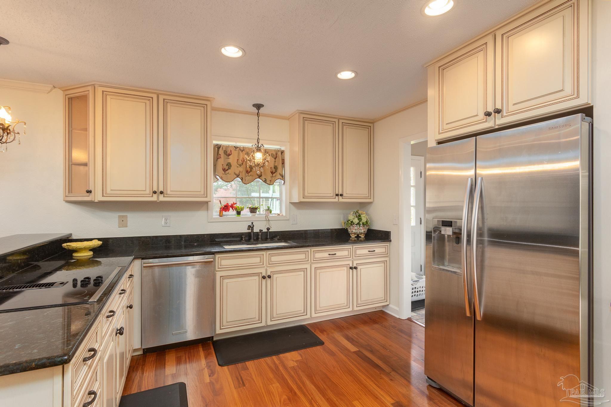 1005 Farmington Road Pensacola, FL 32504 - Photo 8 of 37 Gallery Image 8